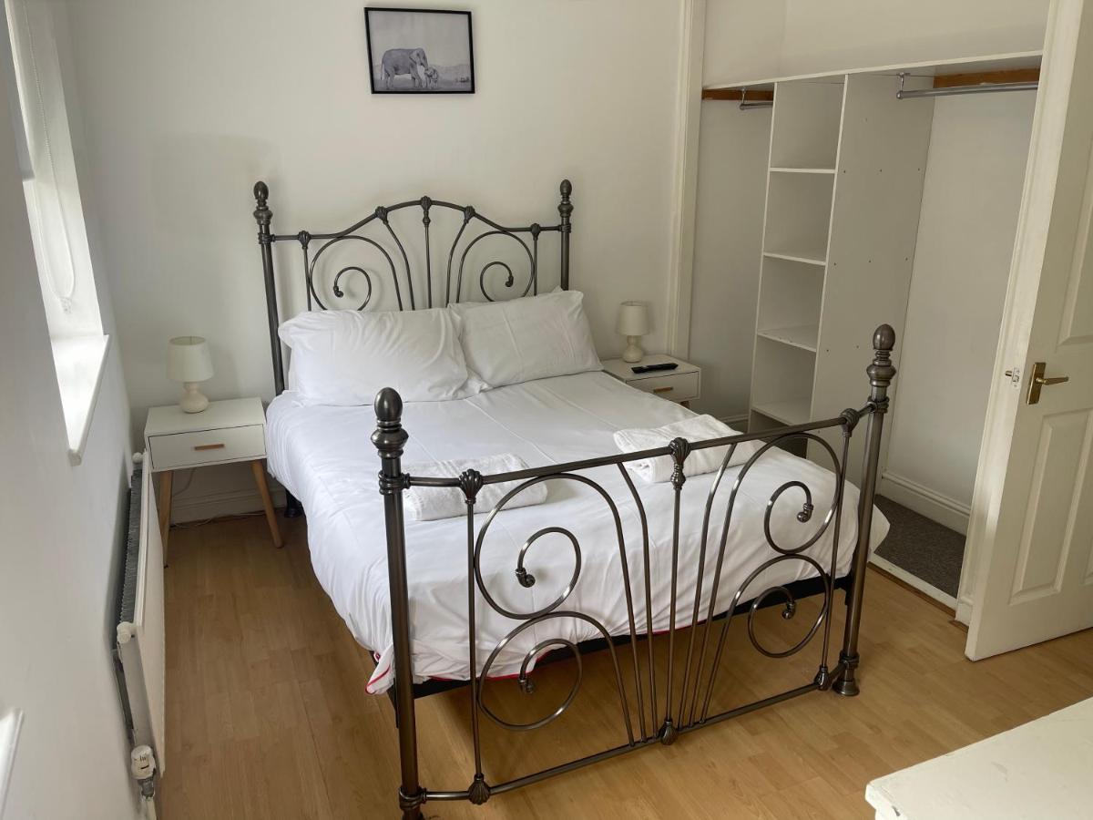 House Number 12 Sleeps Up To 4 With Smart Tvs In Every Room Wellington  Exterior foto